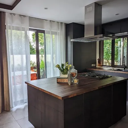 Villa Luxury Moderne, Salon De 90m2