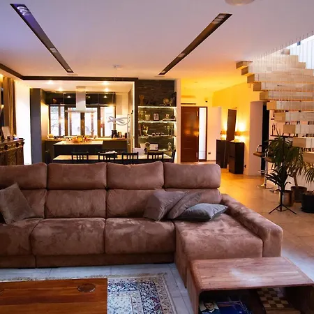 Villa Luxury Moderne, Salon De 90m2 Montgeron
