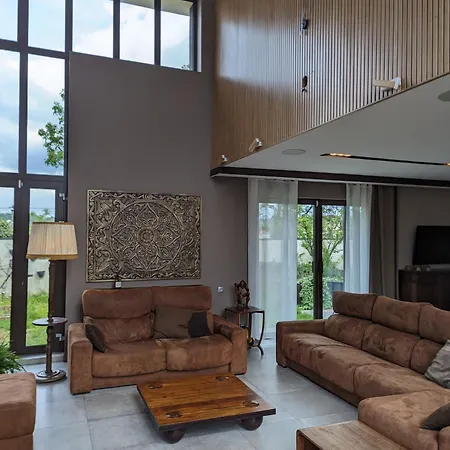 Villa Luxury Moderne, Salon De 90m2