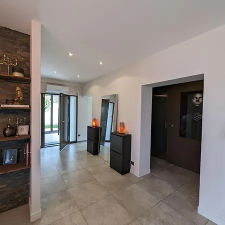 Villa Luxury Moderne, Salon De 90m2 Montgeron