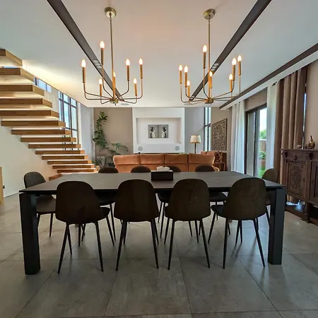 Vila Luxury Moderne, Salon De 90m2