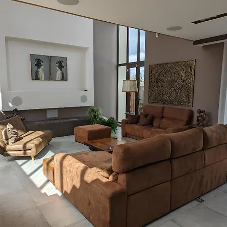 Villa Luxury Moderne, Salon De 90m2 Montgeron